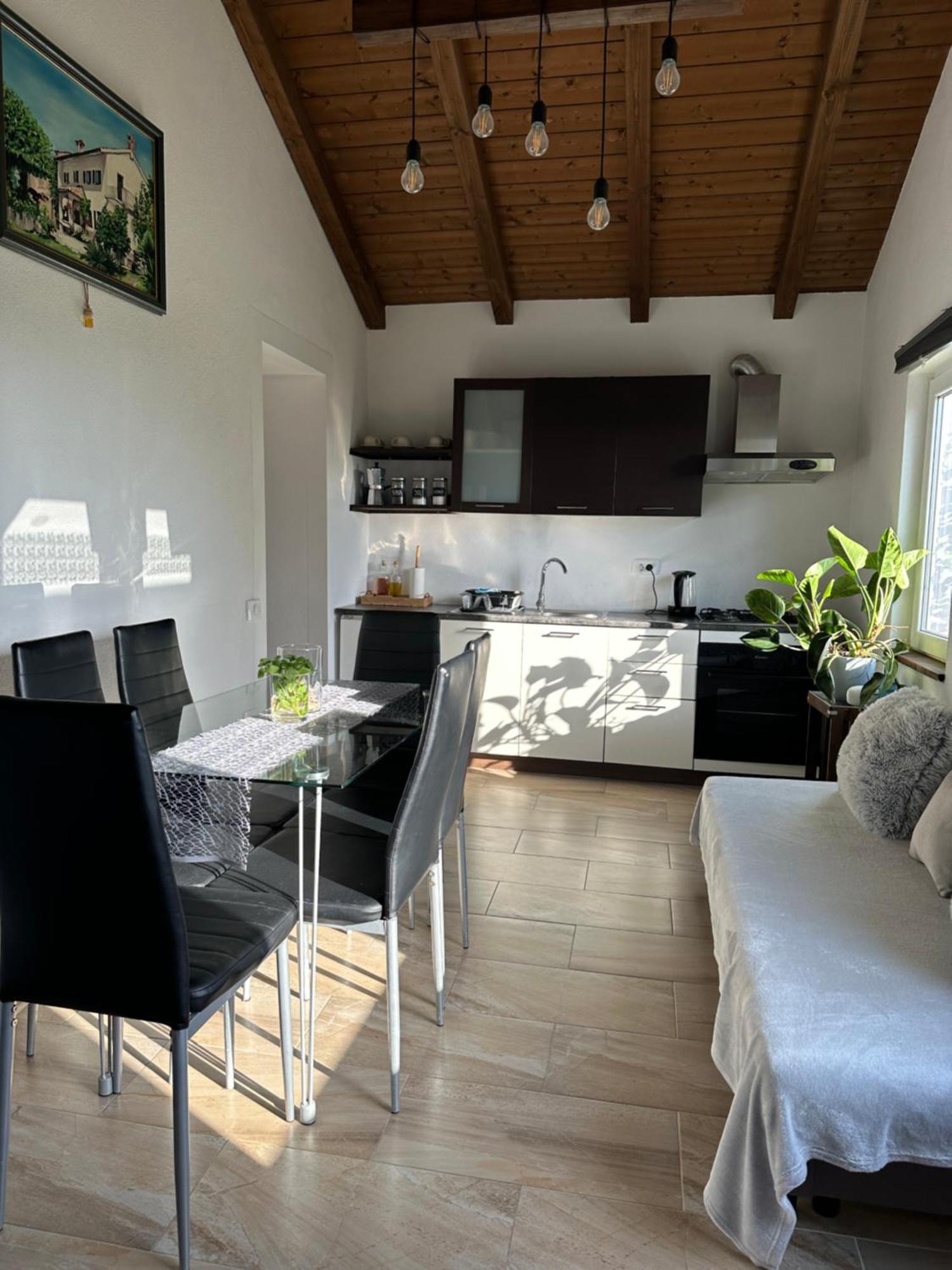 Quiet Countryside Apartments Near The City And The Sea Koper Bagian luar foto